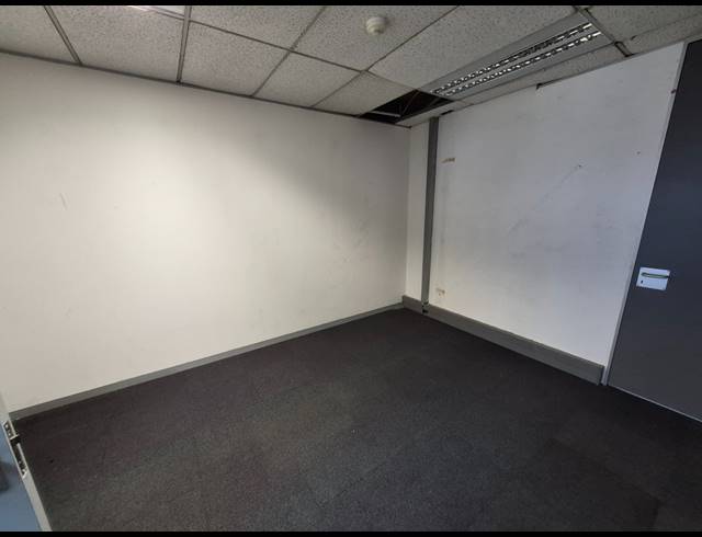 290M² OFFICE TO LET IN SANDTON CENTRAL